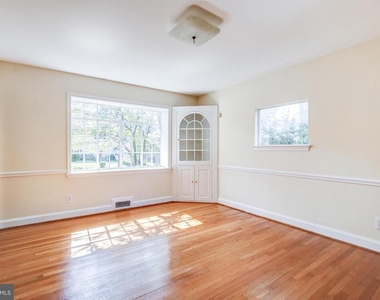 4721 Yuma Street Nw - Photo Thumbnail 7