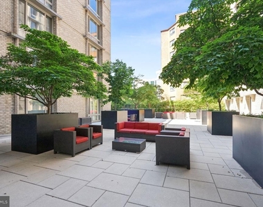 940 25th Street Nw - Photo Thumbnail 16