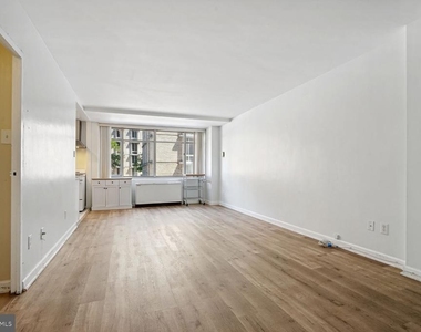 940 25th Street Nw - Photo Thumbnail 3