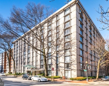 940 25th Street Nw - Photo Thumbnail 1