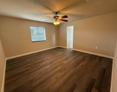 1608 Anise Dr - Photo Thumbnail 11