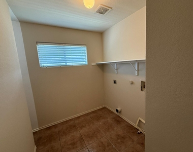 1608 Anise Dr - Photo Thumbnail 7