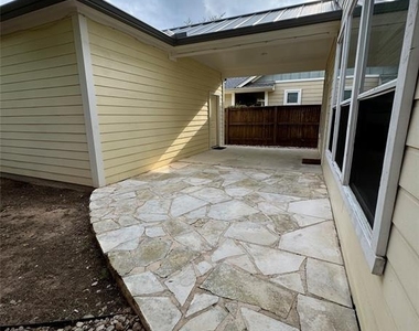 1925 Zach Scott St - Photo Thumbnail 23