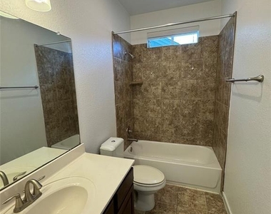 1925 Zach Scott St - Photo Thumbnail 12