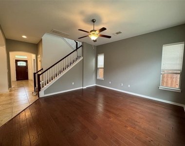1925 Zach Scott St - Photo Thumbnail 8