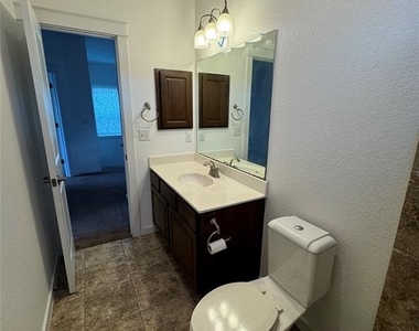 1925 Zach Scott St - Photo Thumbnail 20