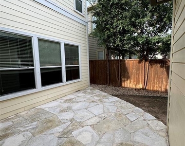 1925 Zach Scott St - Photo Thumbnail 22
