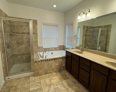 1925 Zach Scott St - Photo Thumbnail 16