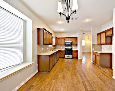 104 Mertz Ln - Photo Thumbnail 4