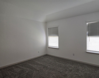7520 Magnolia Village Vlg - Photo Thumbnail 9