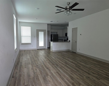 7520 Magnolia Village Vlg - Photo Thumbnail 6