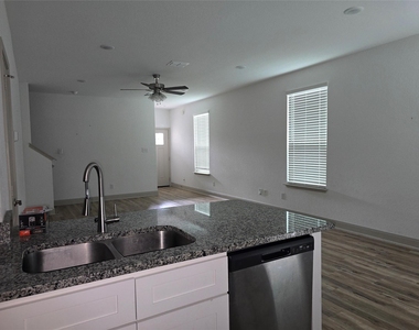7520 Magnolia Village Vlg - Photo Thumbnail 4