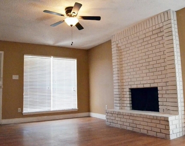 1801 Mearns Meadow Blvd - Photo Thumbnail 5