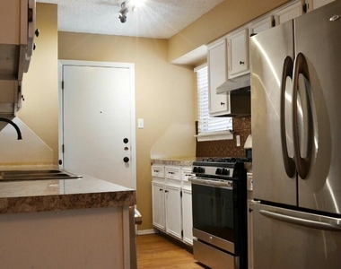 1801 Mearns Meadow Blvd - Photo Thumbnail 10