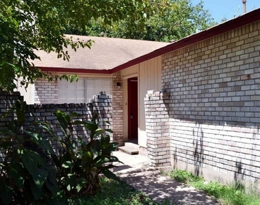 1801 Mearns Meadow Blvd - Photo Thumbnail 2