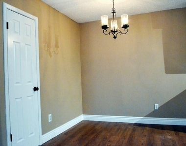1801 Mearns Meadow Blvd - Photo Thumbnail 6
