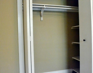 1801 Mearns Meadow Blvd - Photo Thumbnail 20
