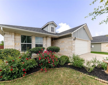 303 Schuyerville Dr - Photo Thumbnail 3