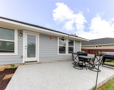 303 Schuyerville Dr - Photo Thumbnail 27