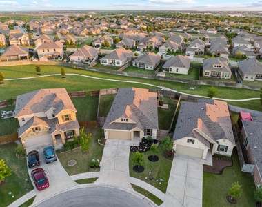 489 Shale Cir - Photo Thumbnail 2