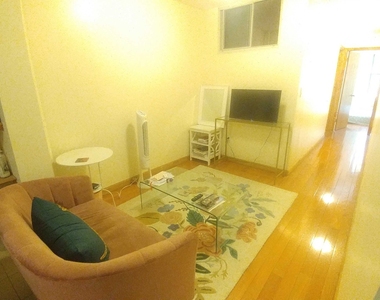 146 East Broadway - Photo Thumbnail 8
