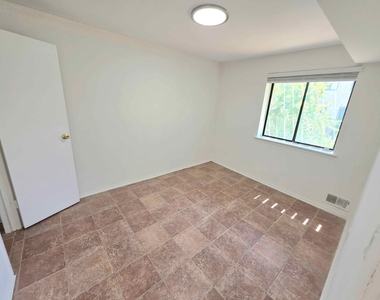 32 Joseph Lane - Photo Thumbnail 15