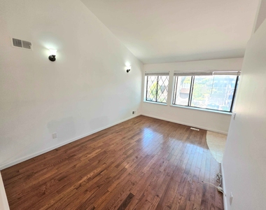 32 Joseph Lane - Photo Thumbnail 8