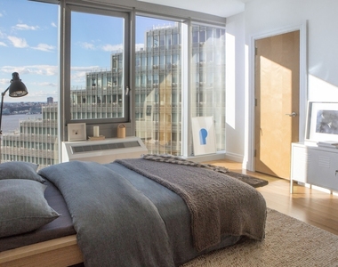 West 54th Street - Photo Thumbnail 2