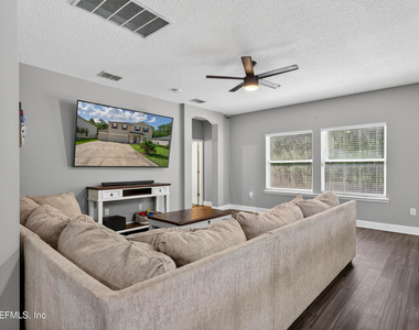 2038 Creekmont Drive - Photo Thumbnail 3