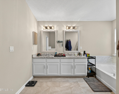 2038 Creekmont Drive - Photo Thumbnail 18