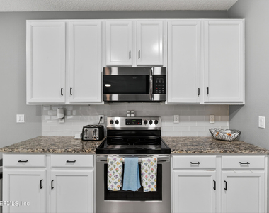 2038 Creekmont Drive - Photo Thumbnail 9