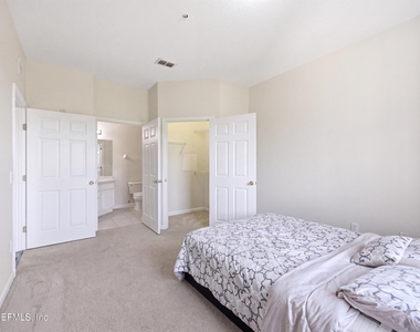 7801 Point Meadows Drive - Photo Thumbnail 8