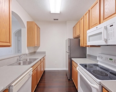 7801 Point Meadows Drive - Photo Thumbnail 2