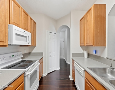 7801 Point Meadows Drive - Photo Thumbnail 3