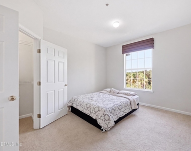 7801 Point Meadows Drive - Photo Thumbnail 7
