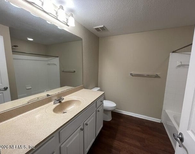 10075 Gate Parkway - Photo Thumbnail 16