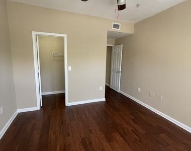 10075 Gate Parkway - Photo Thumbnail 18