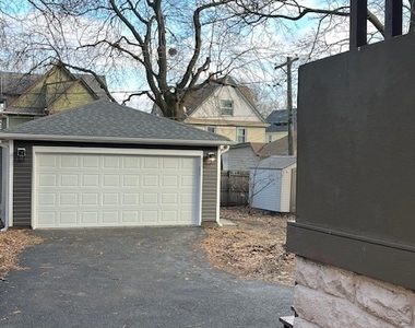 61 7th Avenue - Photo Thumbnail 16