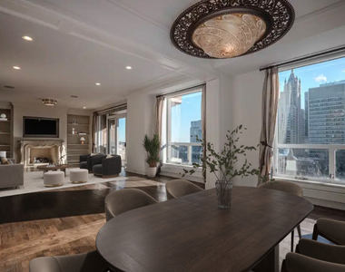 270 E Pearson Street - Photo Thumbnail 7
