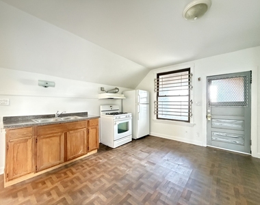 1609 N Mcvicker Street - Photo Thumbnail 2