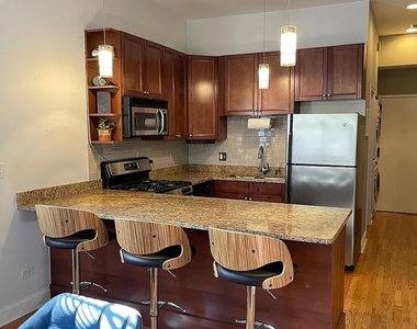 2025 W Erie Street - Photo Thumbnail 3