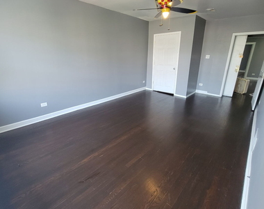 834 N Christiana Avenue - Photo Thumbnail 5
