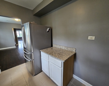 834 N Christiana Avenue - Photo Thumbnail 13