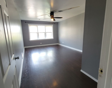 834 N Christiana Avenue - Photo Thumbnail 2