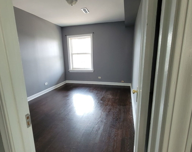 834 N Christiana Avenue - Photo Thumbnail 9