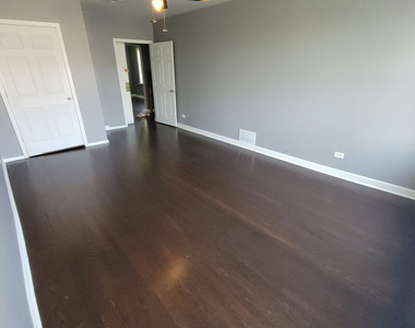 834 N Christiana Avenue - Photo Thumbnail 4