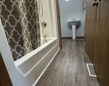 2303 Woodview Lane - Photo Thumbnail 11