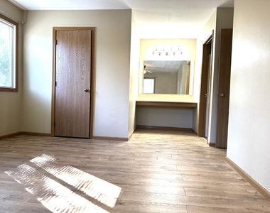 2303 Woodview Lane - Photo Thumbnail 3