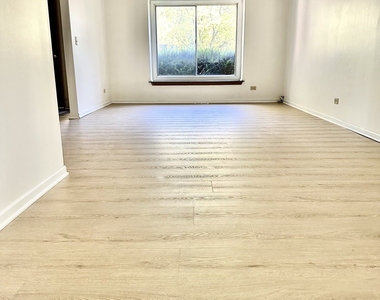 2303 Woodview Lane - Photo Thumbnail 13
