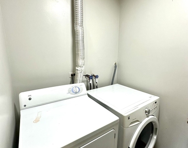 2303 Woodview Lane - Photo Thumbnail 15